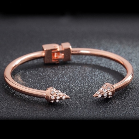 LAST 1๐ฅ Rose Gold bracelet. Stackโm up๏โค๏ธ - Picture 3 of 6